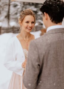 Heiraten im Schnee: eine unvergessliche Winterhochzeit